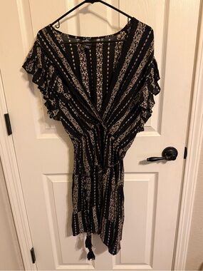Angie Boho Black Ivory Print Faux Wrap Tunic Top Large 100% Rayon